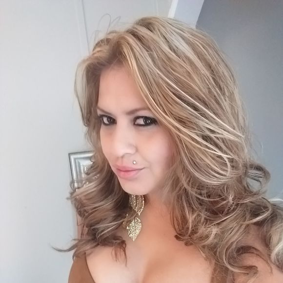 Meet your Posher, Liz - Picture 1 of 1